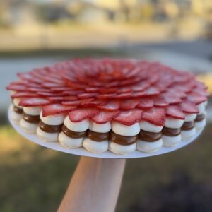 PAVLOVA 12_ Pavlova 16"